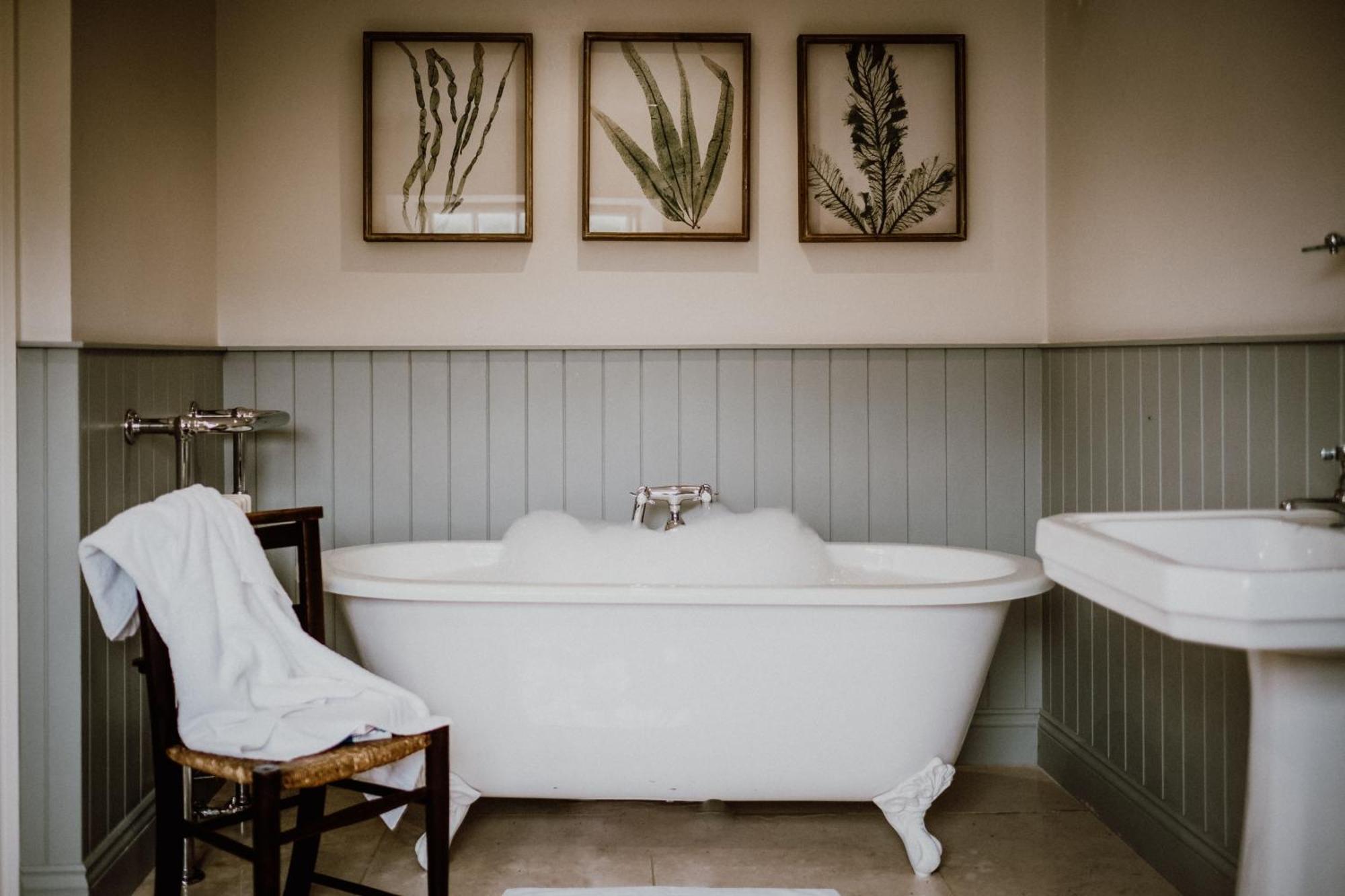 The Hare & Hounds Inn Bowland Bridge Ngoại thất bức ảnh